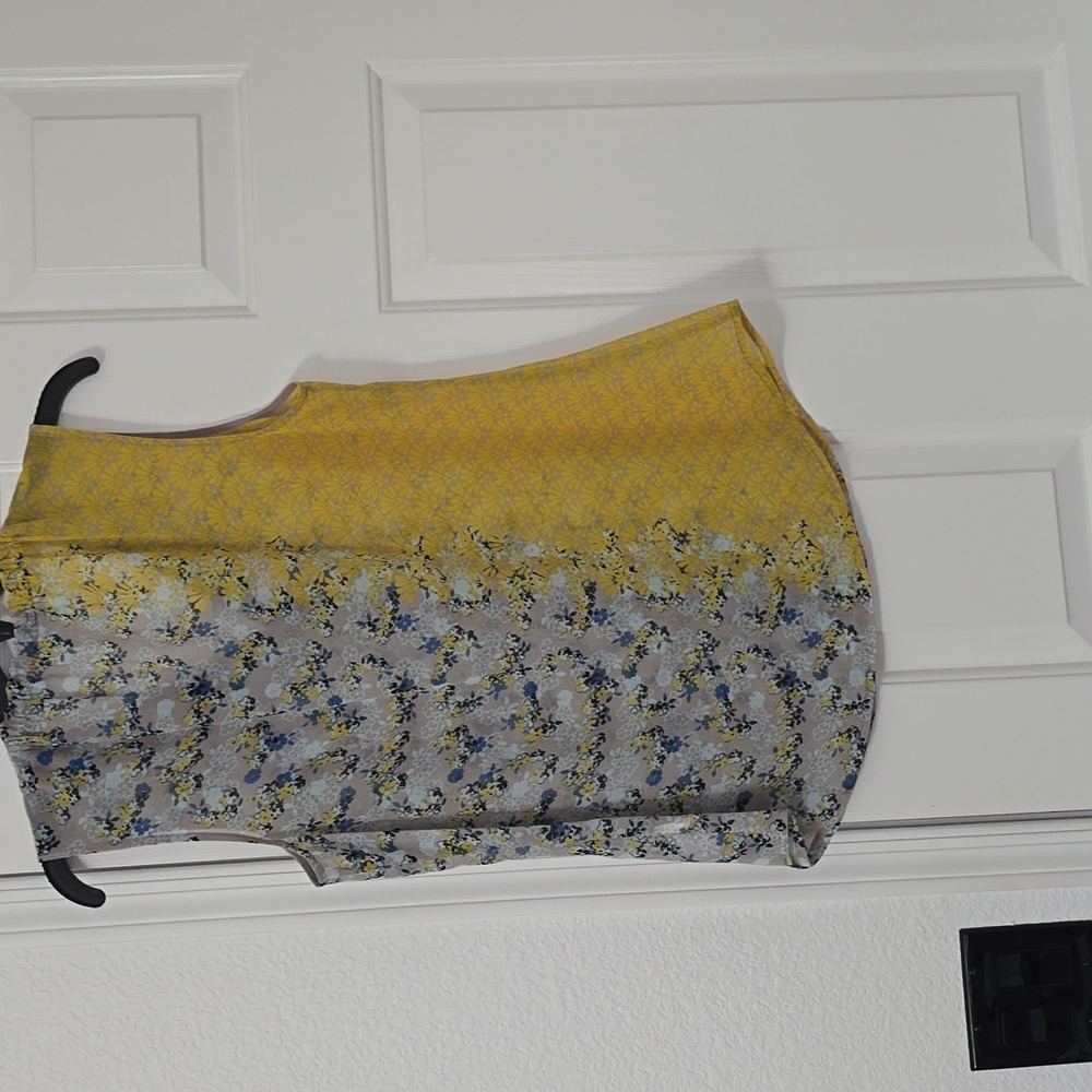CAbi Yellow and Gray Floral Sleeveless Blouse Sz Sm - Picture 5 of 5